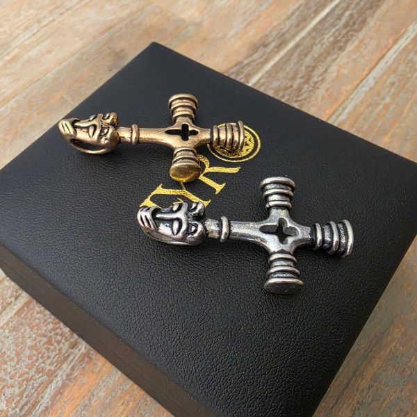 Hovedbilde Liten Varghammer - Bronse