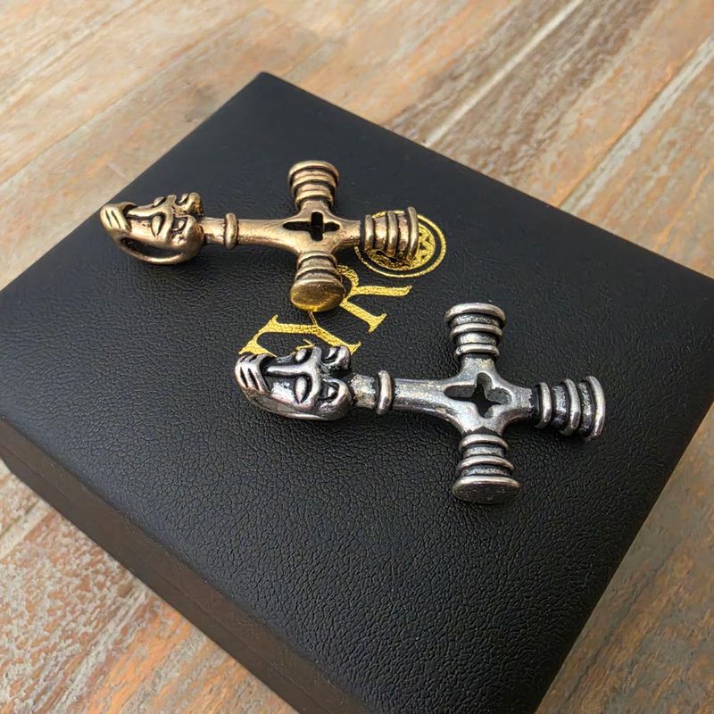 Liten Varghammer - Bronse